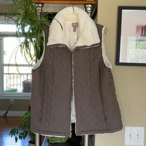 Fully reversible Chico’s vest